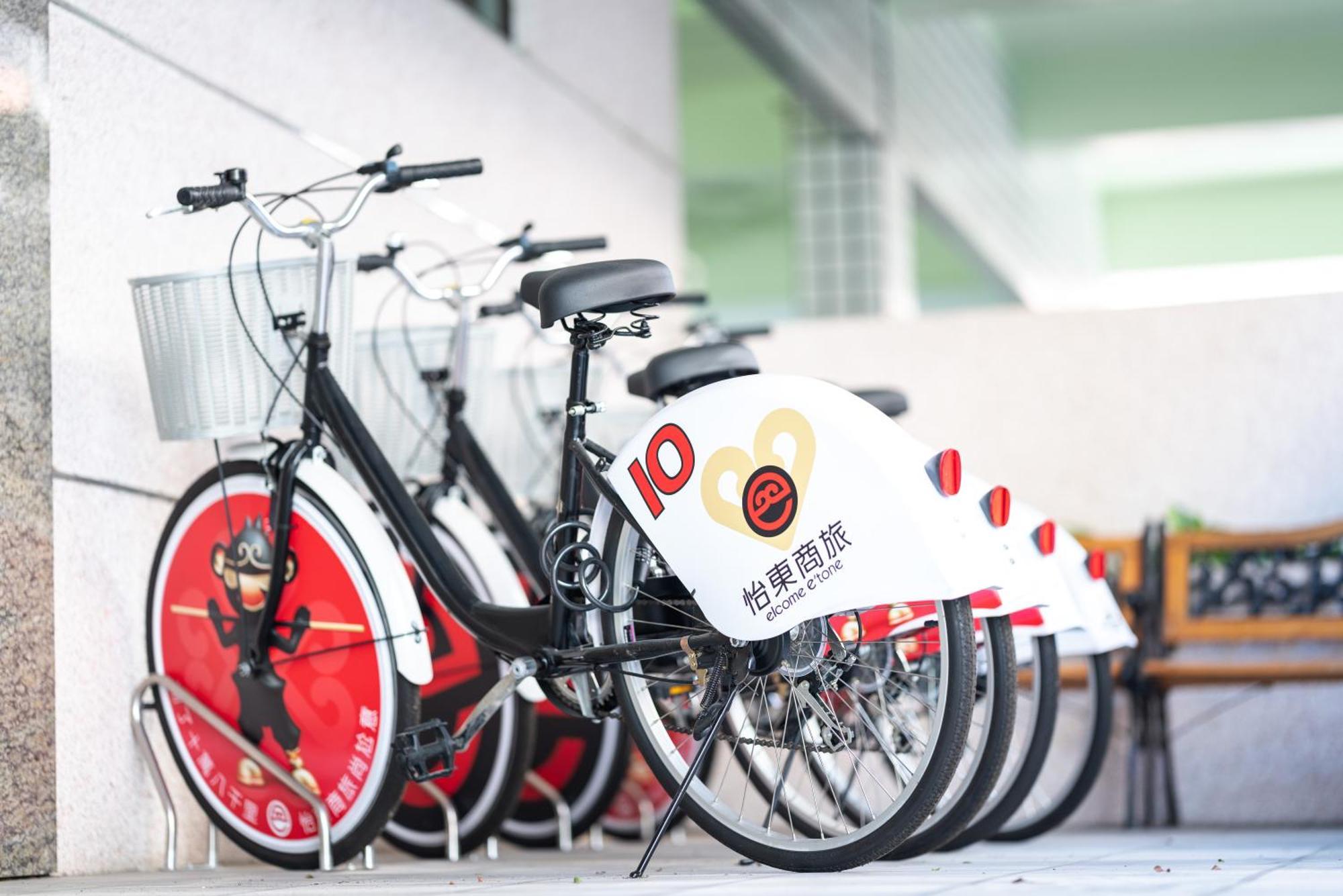 Etung Hotel Taichung Bagian luar foto